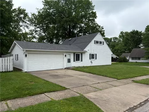 2300 Giffels Dr, Cuyahoga Falls, OH 44221