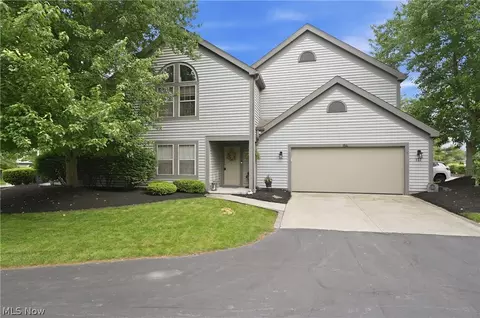 127 S Bayshore Dr, Columbiana, OH 44408