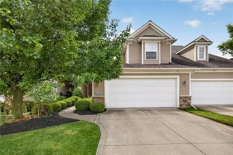 8334 Beaumont Dr, Mentor, OH 44060