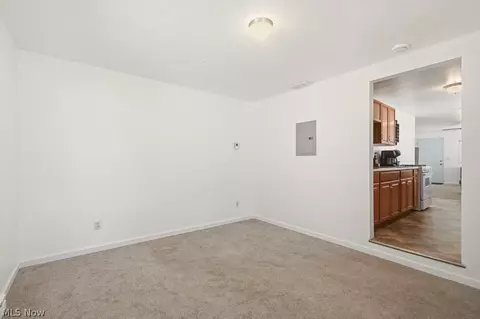 176 Clinton Ave, Elyria, OH 44035 photo 17