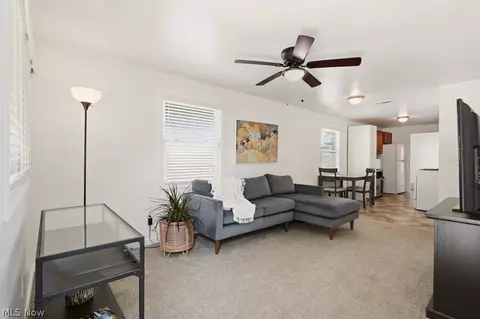 176 Clinton Ave, Elyria, OH 44035 photo 9