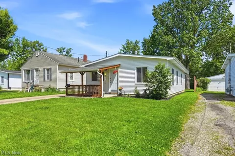176 Clinton Ave, Elyria, OH 44035 photo 3