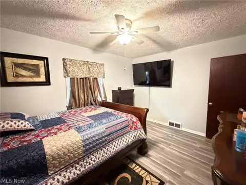 Bedroom - 6706 Gilbert Ave, Parma, OH 44129 photo 4 of 9