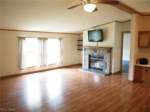 Living - 3000 3rd St SE, Canton, OH 44707 photo 4 of 4