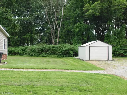 Exterior - 3000 3rd St SE, Canton, OH 44707 photo 7 of 8