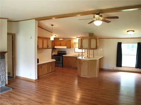 Living - 3000 3rd St SE, Canton, OH 44707 photo 1 of 4