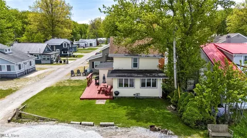 Exterior - 15 Lake Hurst Dr, Ashtabula, OH 44004 photo 2 of 2