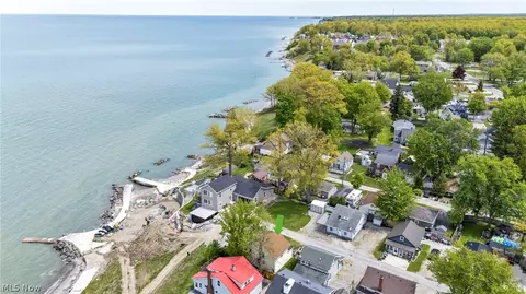 View/Area - 15 Lake Hurst Dr, Ashtabula, OH 44004 photo 2 of 2