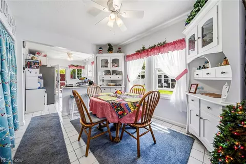 Dining - 2012 Highland Ave, Ashtabula, OH 44004 photo 1 of 2