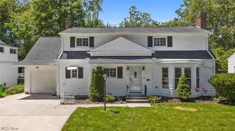 100 Lake Edge Dr, Euclid, OH 44123