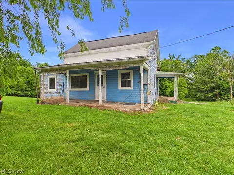 1086 Pleasant Ridge Rd, Sistersville, WV 26175
