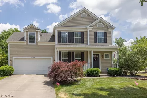 8856 Oakbrook Cir, Twinsburg, OH 44087