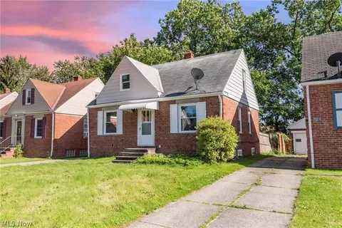 20514 Mountville Dr, Maple Heights, OH 44137