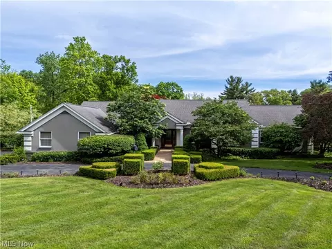 330 N Countryside Dr, Ashland, OH 44805