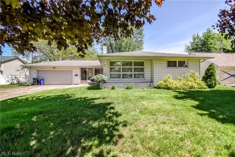 956 Mill St, Conneaut, OH 44030
