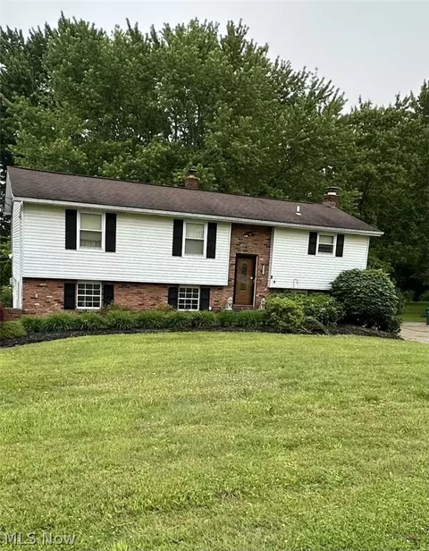 8126 Munson Rd, Mentor, OH 44060