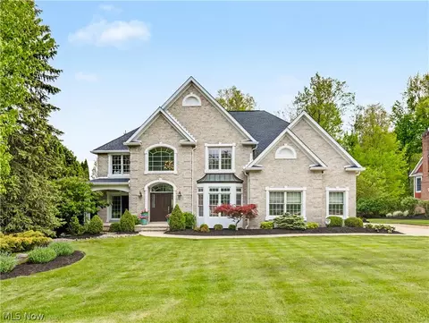 1246 Homestead Creek Dr, Broadview Heights, OH 44147