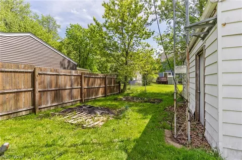 Exterior - 189 Beechwood Dr, Boardman, OH 44512 photo 7 of 7