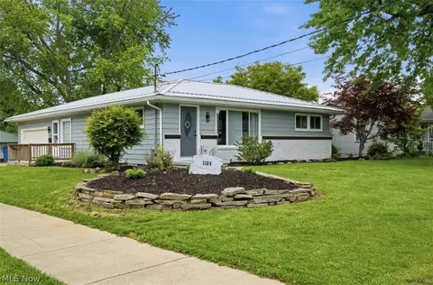 1104 Gary Ave, Girard, OH 44420