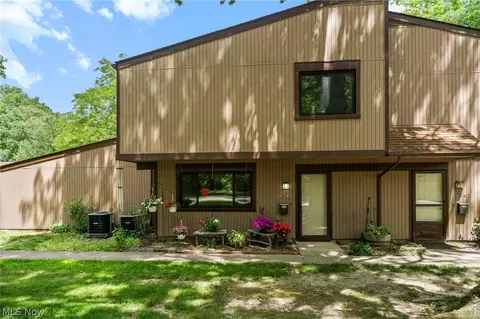26745 Lake Of The Falls Blvd, Olmsted Falls, OH 44138