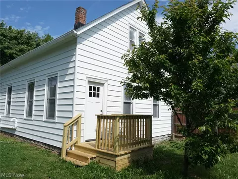 3258 W 38th St, Cleveland, OH 44109