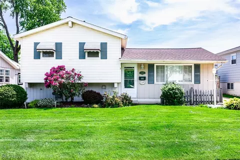 6379 Edgehurst Dr, Brook Park, OH 44142