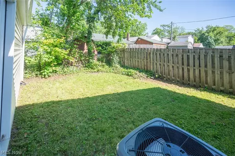 Exterior - 655 Orchard Rd, Willoughby, OH 44094 photo 3 of 5