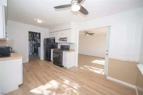 Entry Way - 655 Orchard Rd, Willoughby, OH 44094 photo 1 of 4