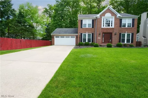 169 Aster Pl, Brunswick, OH 44212