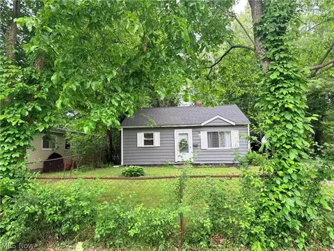 1276 Frederick Blvd, Akron, OH 44320