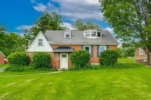 12335 Sunset Dr, Garfield Heights, OH 44125