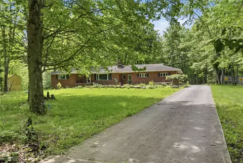 3996 Irishtown Southworth Rd, Farmdale, OH 44417