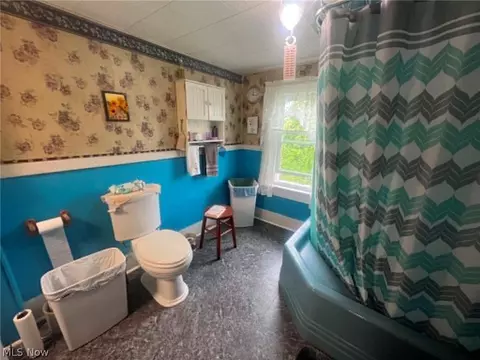 431 W Walnut St, Barnesville, OH 43713 photo 13