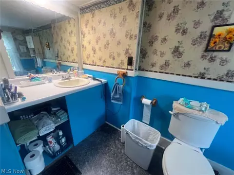 431 W Walnut St, Barnesville, OH 43713 photo 14
