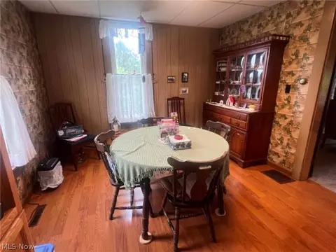 431 W Walnut St, Barnesville, OH 43713 photo 5