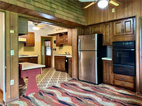 Kitchen - 5004 Dunsmore Ave, Ashtabula, OH 44004 photo 1 of 2