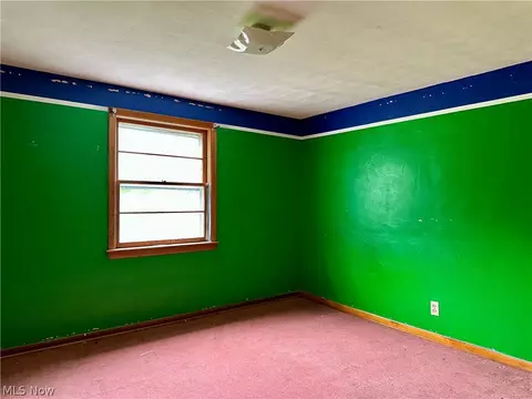 Bedroom - 5004 Dunsmore Ave, Ashtabula, OH 44004 photo 4 of 4