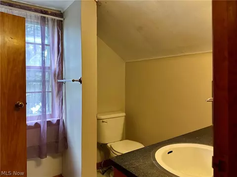 Bath - 5004 Dunsmore Ave, Ashtabula, OH 44004 photo 2 of 2