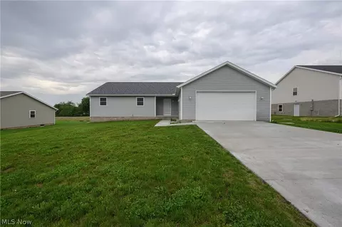 10952 Madlyn St NE, Bolivar, OH 44612