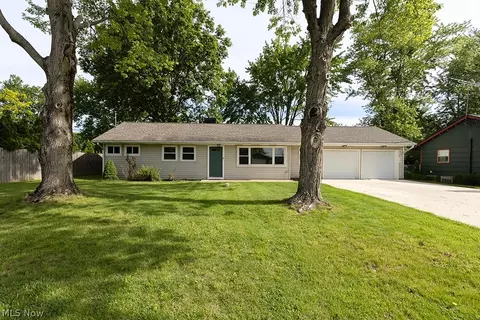 133 Coronado Ct, Elyria, OH 44035