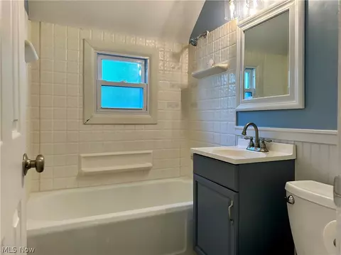 22571 Ivan Ave, Euclid, OH 44123 photo 16