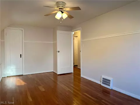 22571 Ivan Ave, Euclid, OH 44123 photo 15