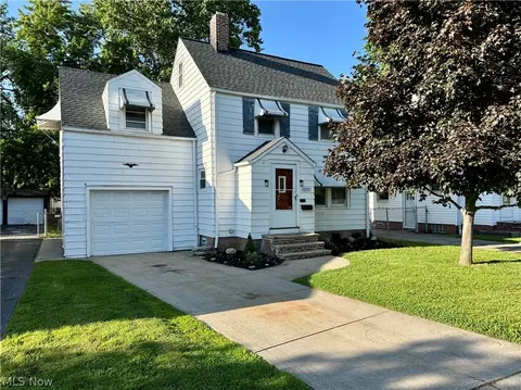 22571 Ivan Ave, Euclid, OH 44123