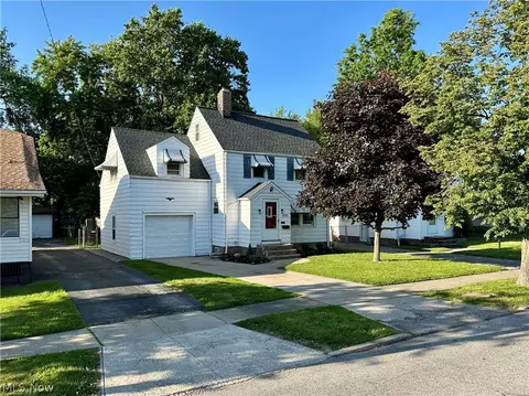 22571 Ivan Ave, Euclid, OH 44123 photo 24