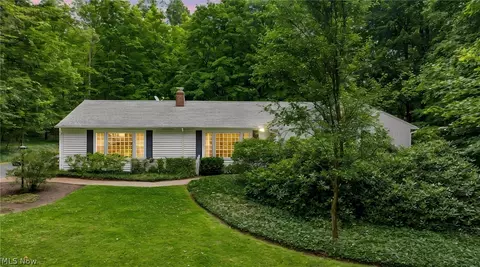 11565 Wilbert Rd, Chardon, OH 44024