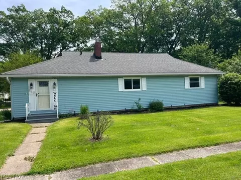 717 Hazelwood Dr, Vermilion, OH 44089