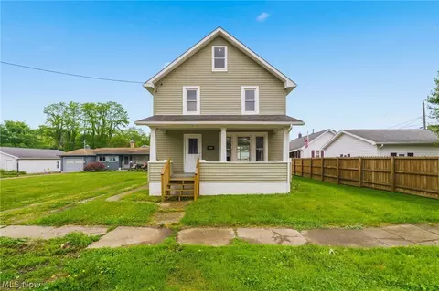 324 E Line St, Minerva, OH 44657