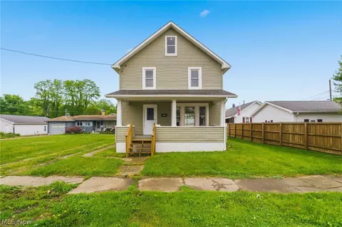 324 E Line St, Minerva, OH 44657