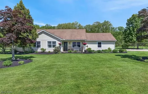 10650 Holi Dale Dr, Chardon, OH 44024