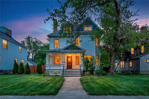 146 Harrison St, Elyria, OH 44035